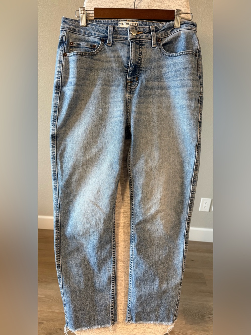 Free People We The Free CRVY High Rise Vintage Straight raw hem Jeans size 29